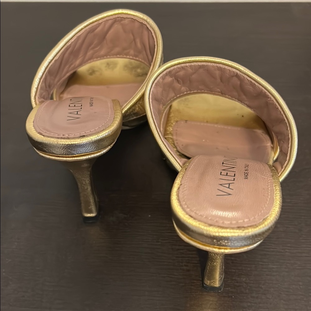 Valentino by Mario Valentino - Gold Heels Modern Geometric Design - Picture 2 of 3
